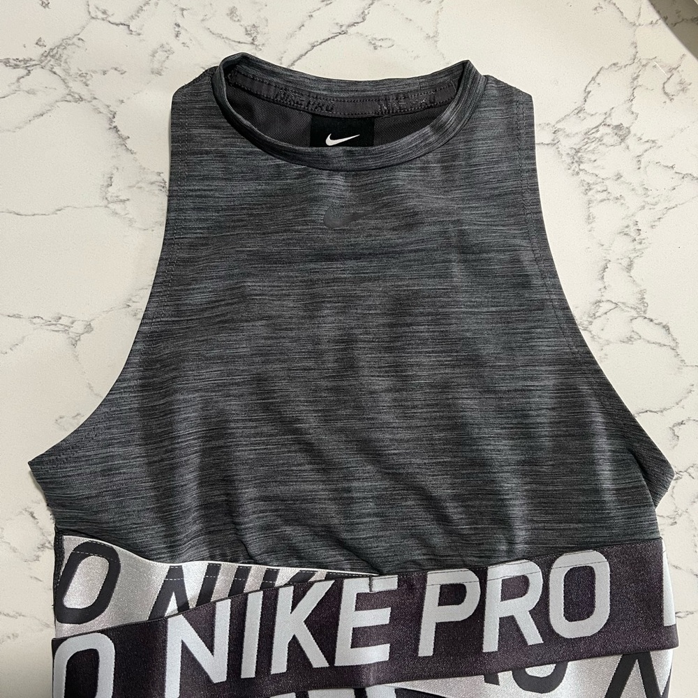 Nike Gray Sleeveless Crop Tank Top